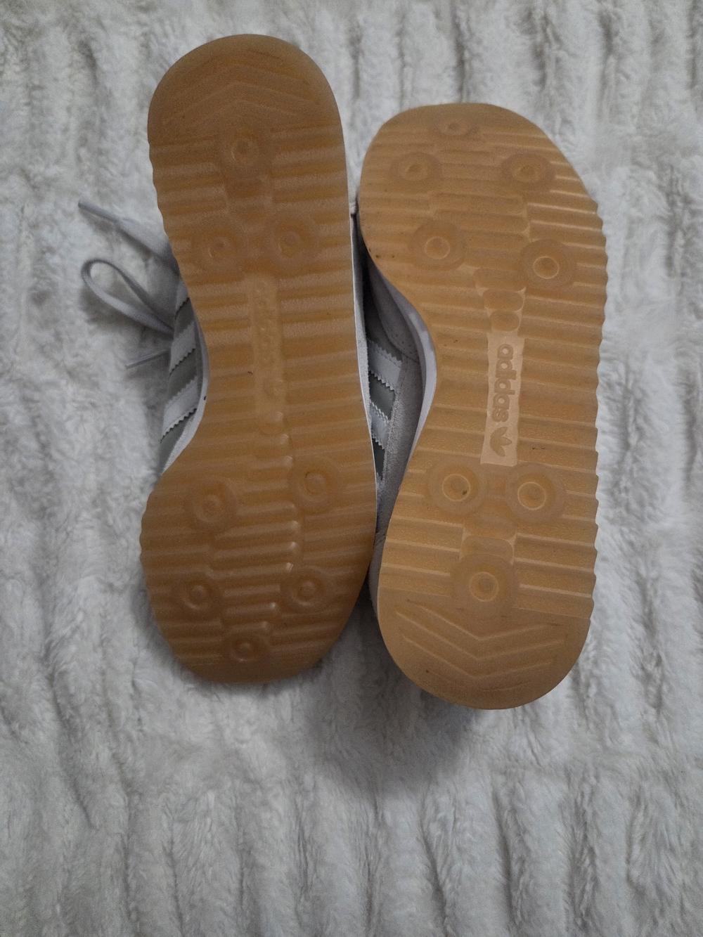 adidas womens Gray and Gum-Soled Lace-Up Adidas Sneakers